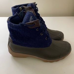 Blue knit Sperry boots